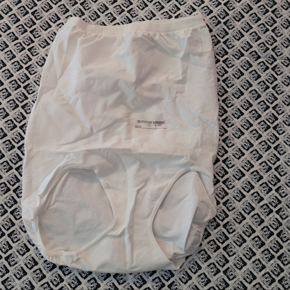 Barely there sample NWOT style  4269 xlg